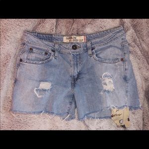 Vintage Levi women’s shorts.Special edition detail